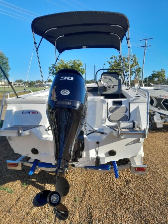 Quintrex 500 Top Ender, Stern